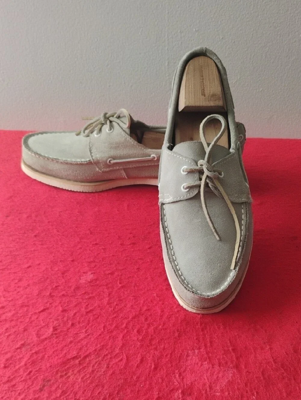 Men's Suede Lace-Up Boat Shoes in Light Gray